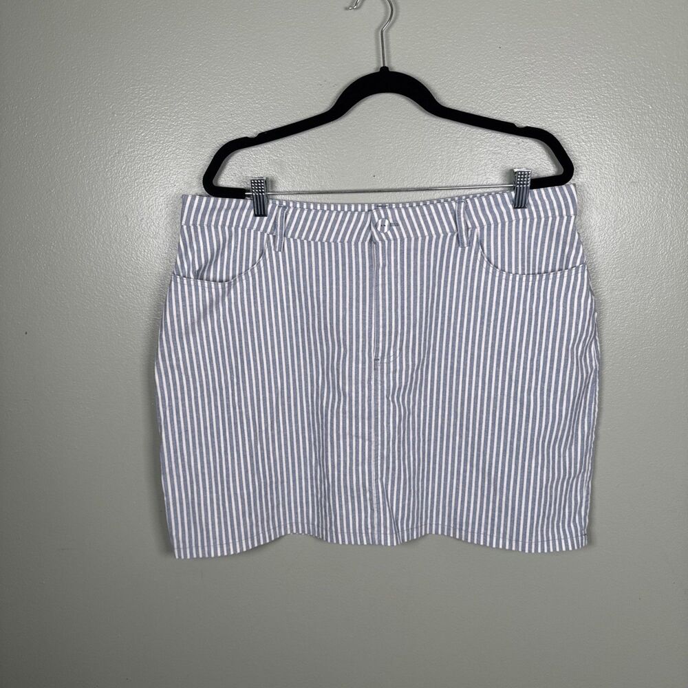 Forever‎ 21 Light Denim Blue & White Striped Mini Skirt Sz 2X Pockets Belt Loops